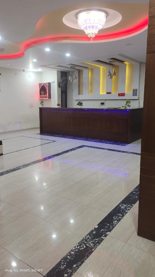 Hotel Kb Square Near Chandigarh Railway Station Exterior foto