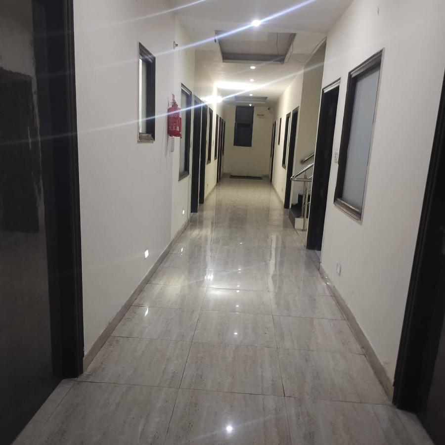 Hotel Kb Square Near Chandigarh Railway Station Quarto foto