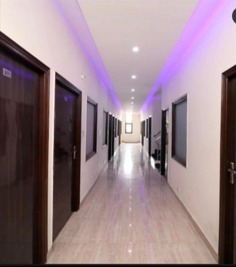 Hotel Kb Square Near Chandigarh Railway Station Quarto foto