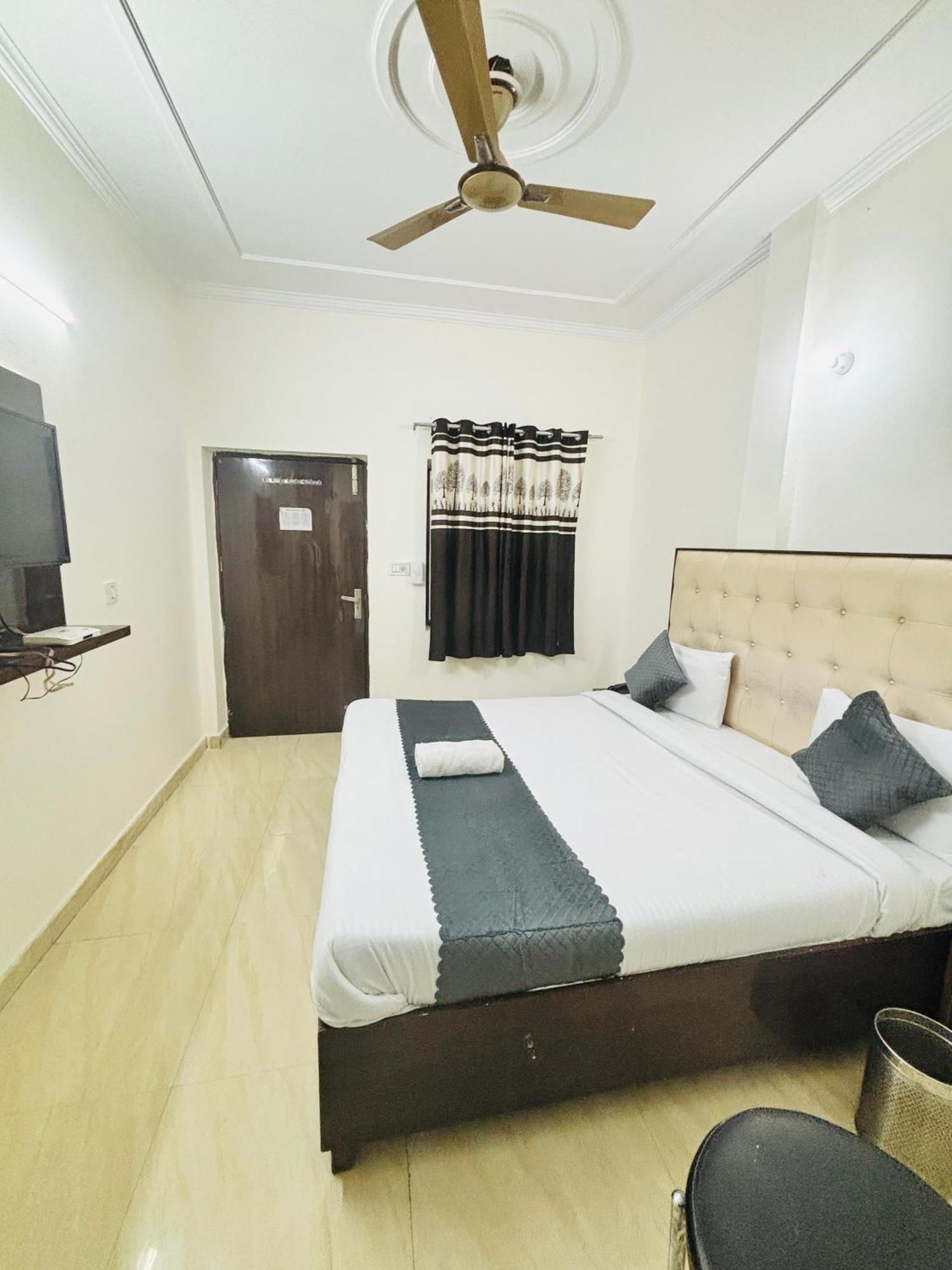 Hotel Kb Square Near Chandigarh Railway Station Quarto foto